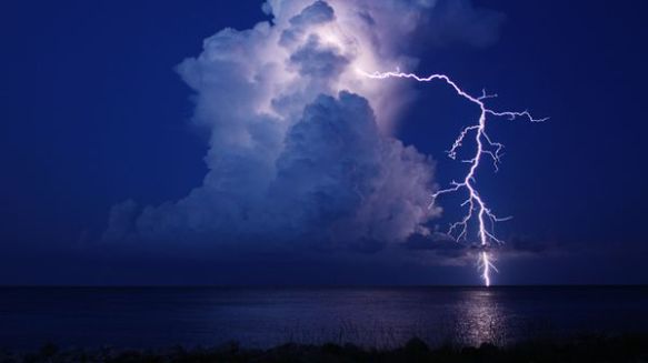 cloud-ground-lightning National Geographic
